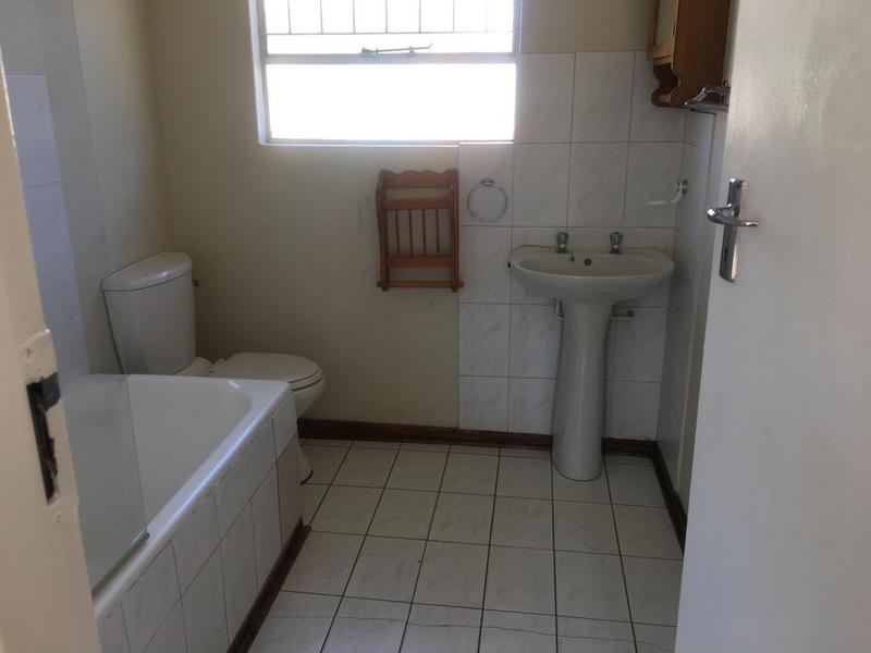 2 Bedroom Property for Sale in Langenhovenpark Free State